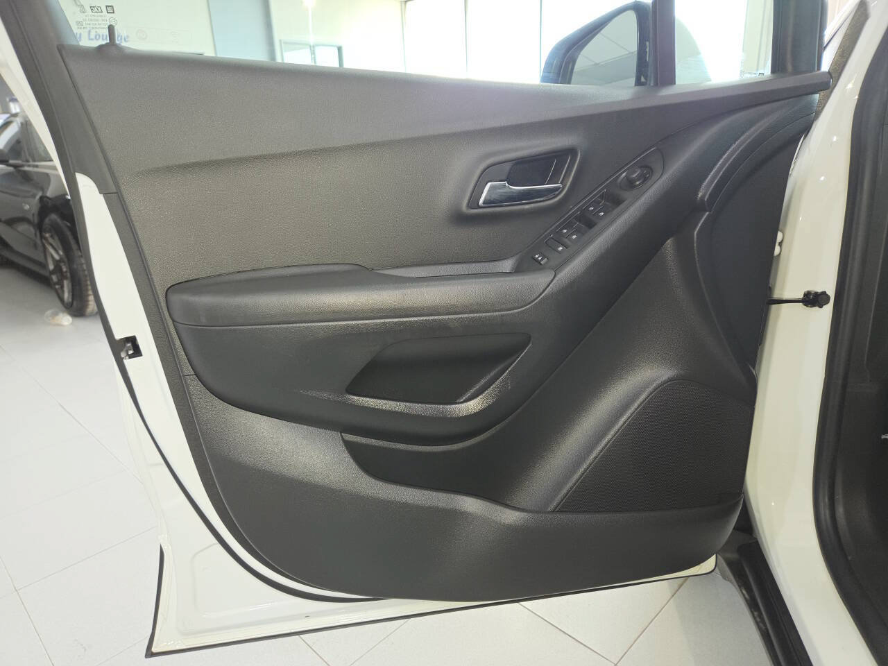 Used 2019 Chevrolet Trax LT w/ LT Convenience Package FWD image 13