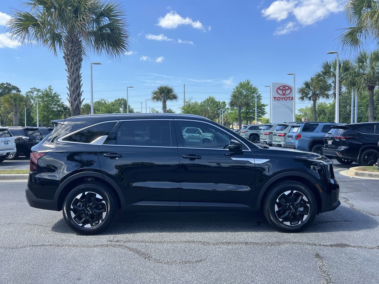 Used 2025 Kia Sorento S w/ Panoramic Sunroof Package AWD/4WD image 11