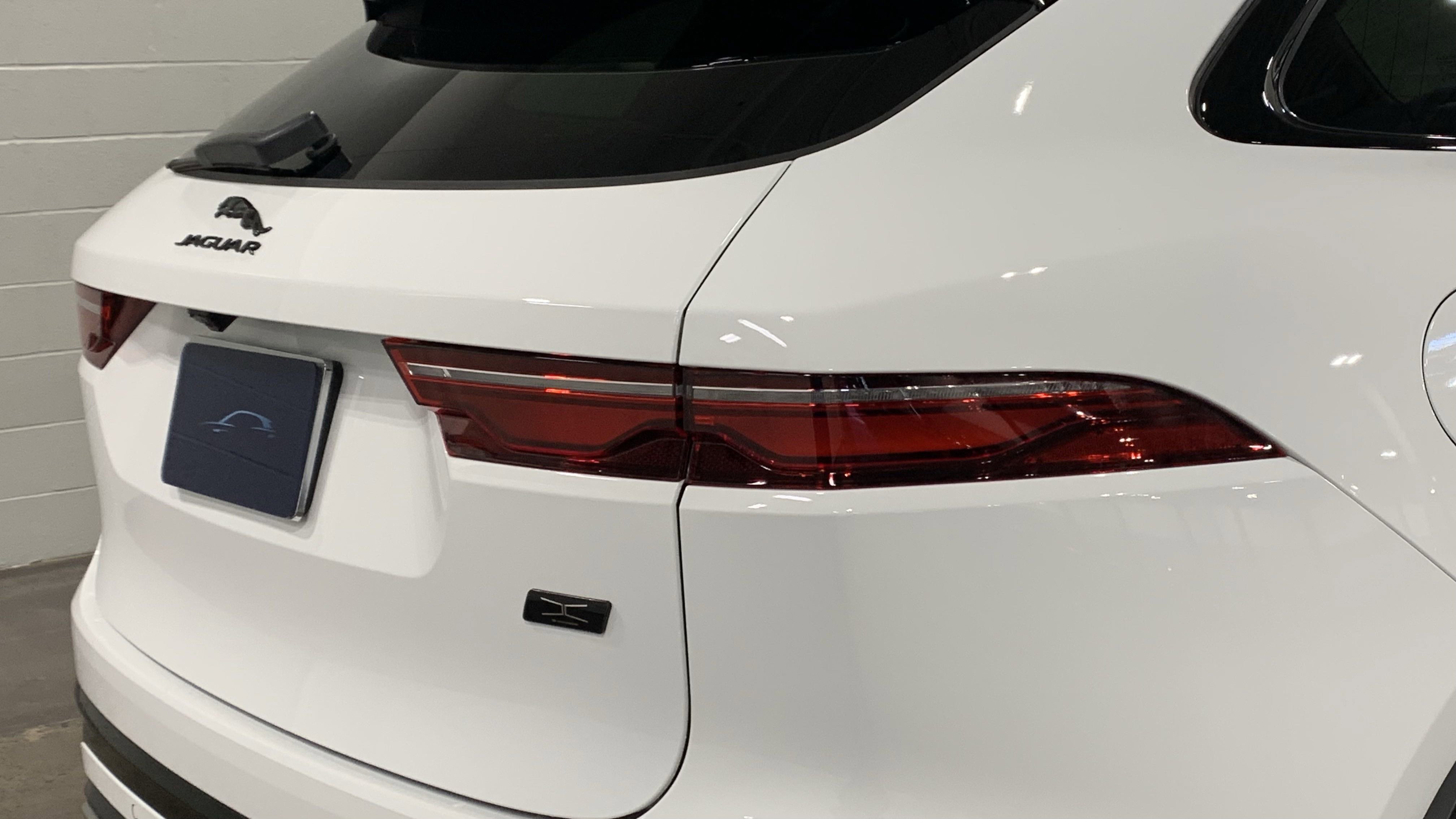 New 2026 Jaguar F-PACE R-Dynamic S image 18