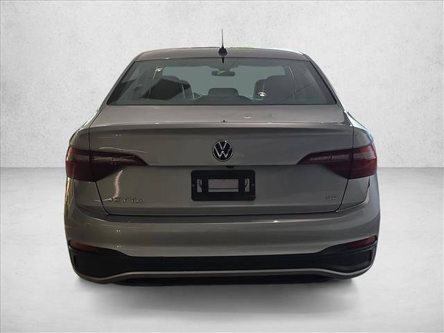 Used 2024 Volkswagen Jetta SE FWD image 6