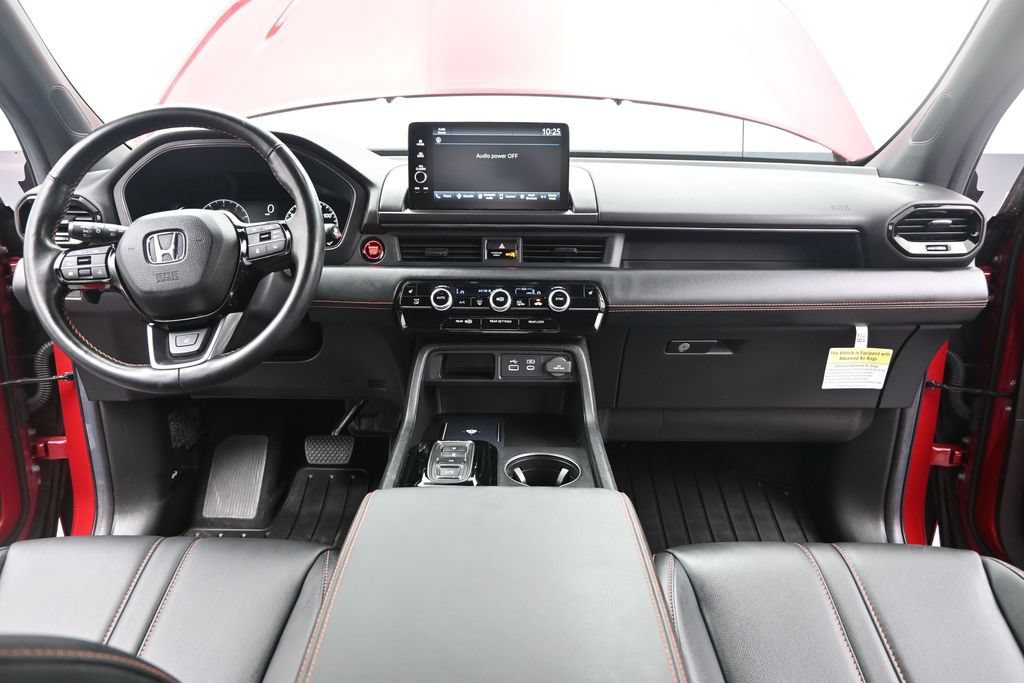 Certified 2025 Honda Pilot TrailSport image 30