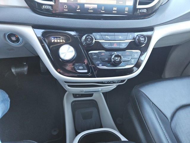 Used 2024 Chrysler Pacifica Touring-L image 18