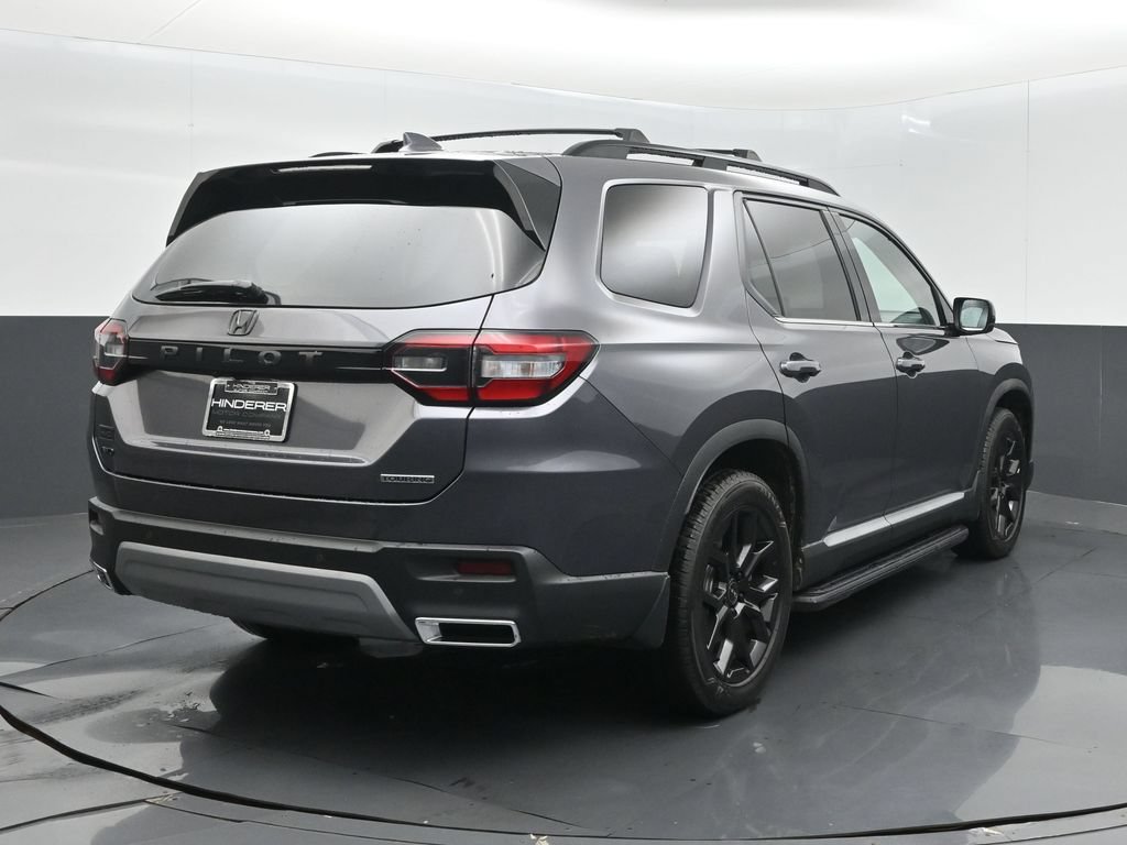 Certified 2025 Honda Pilot Touring image 7