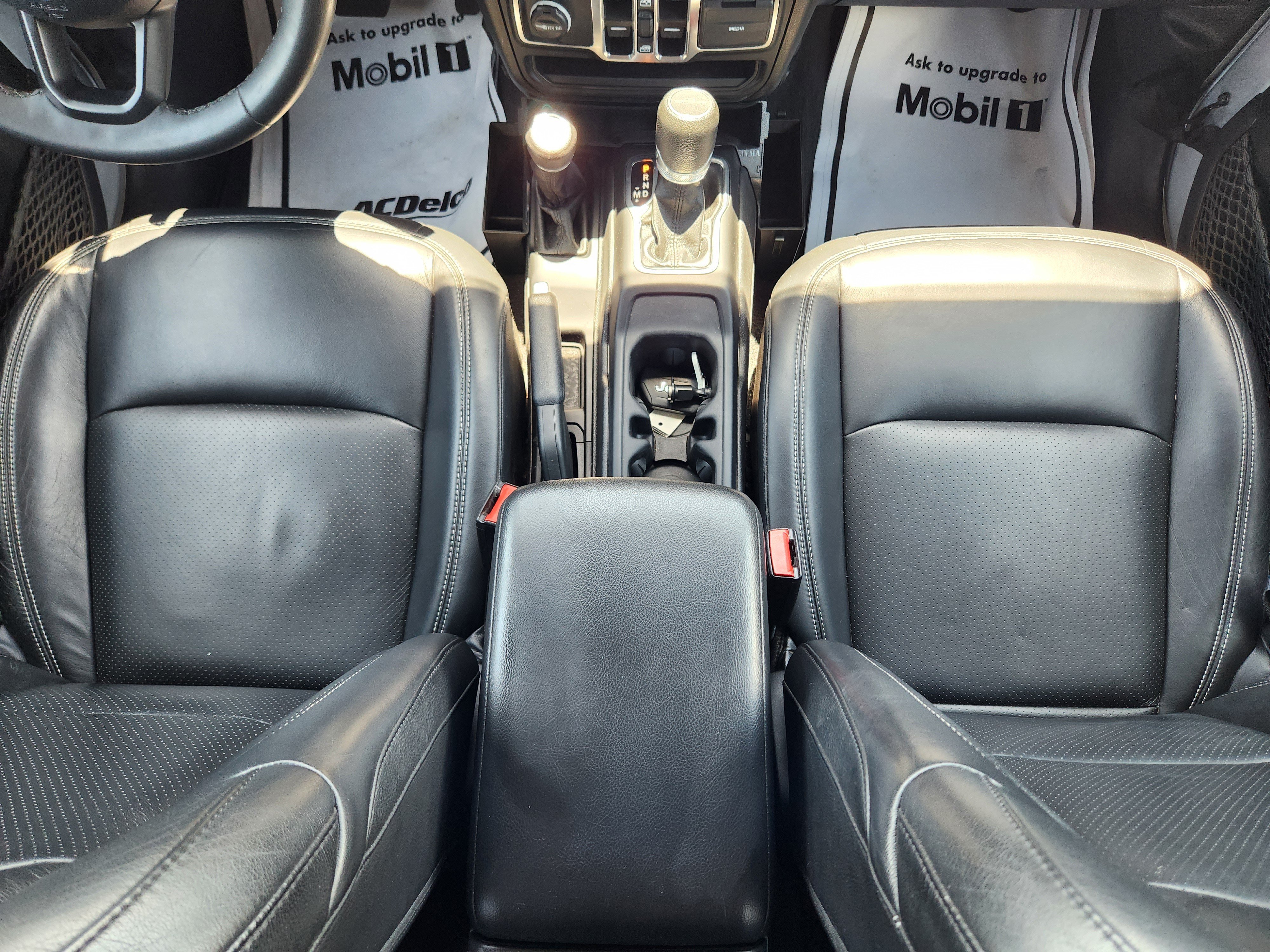Used 2023 Jeep Gladiator Sport AWD/4WD image 17