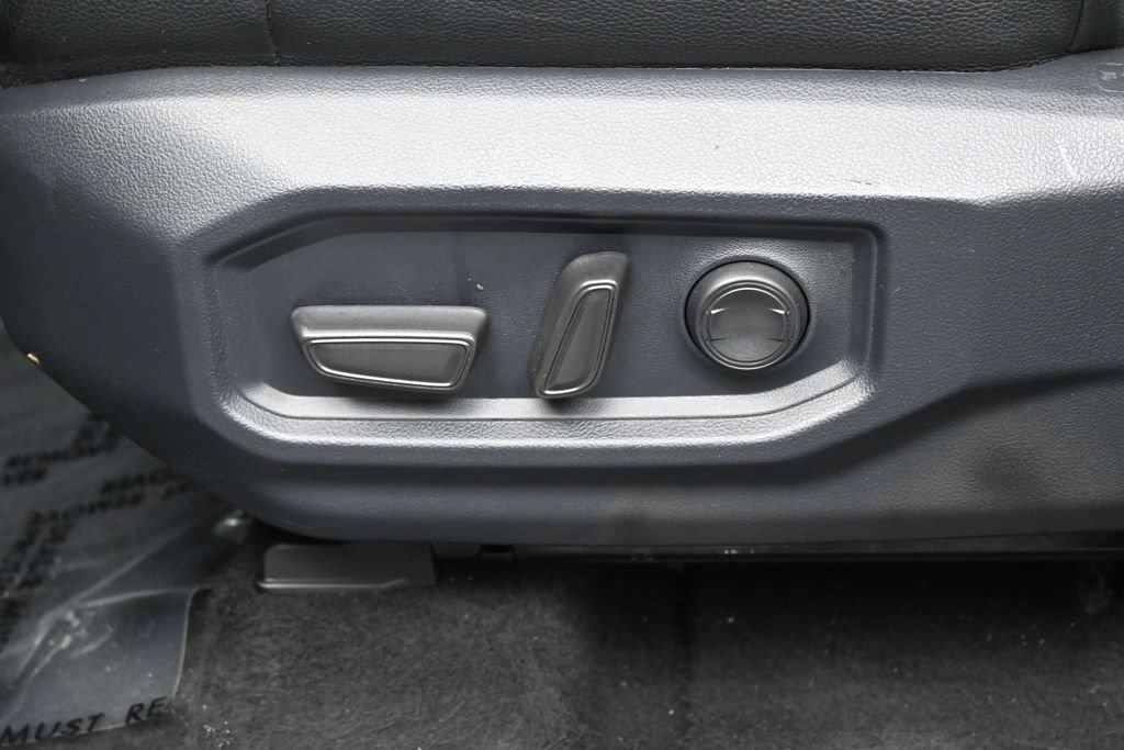 Used 2025 Toyota Tundra SR5 w/ SR5 Convenience Package AWD/4WD image 12