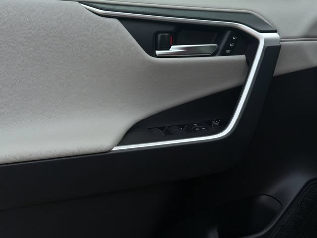 Used 2025 Toyota RAV4 Limited FWD image 12