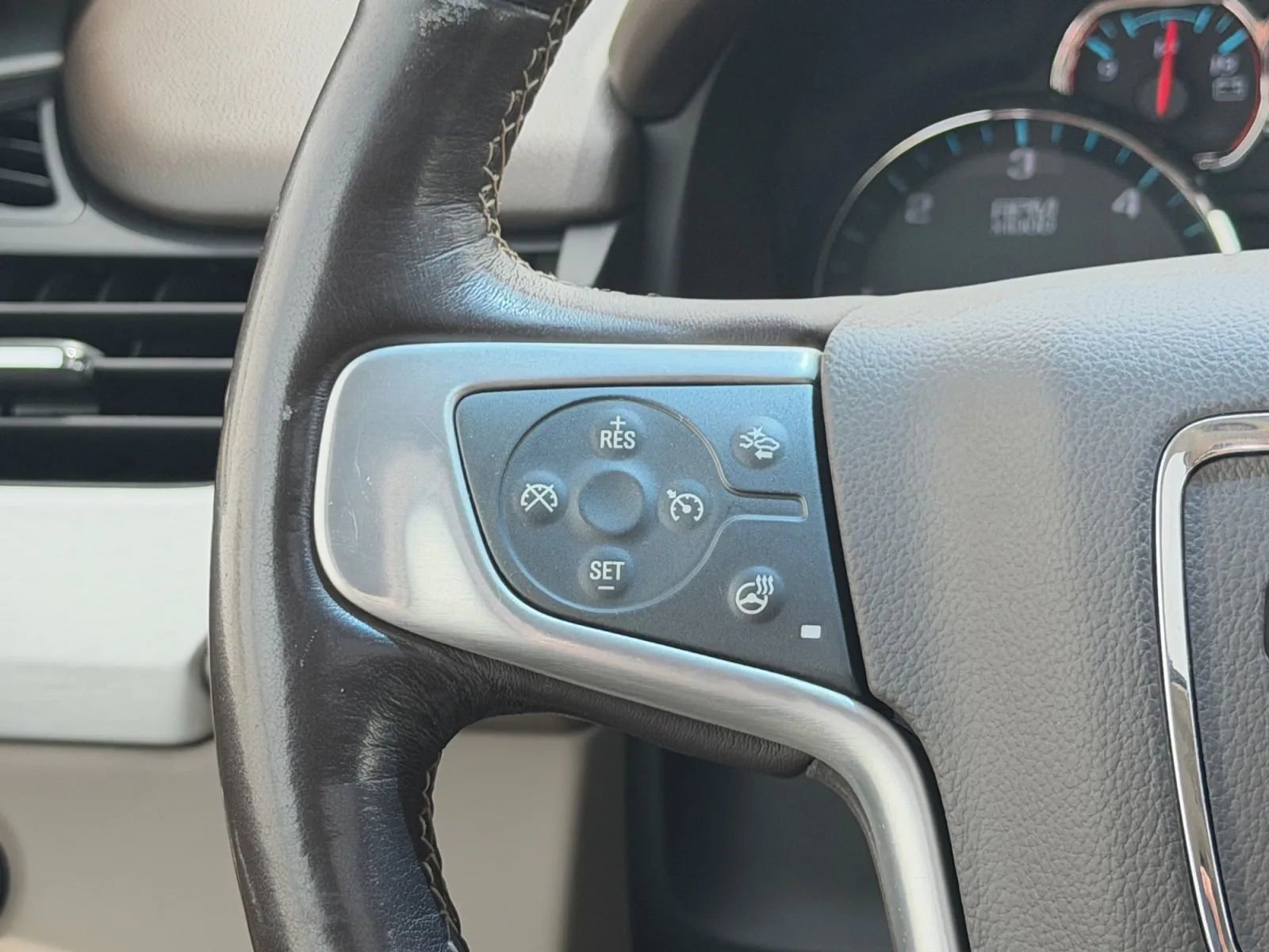 Used 2019 GMC Yukon XL SLT w/ Open Road Package RWD image 24