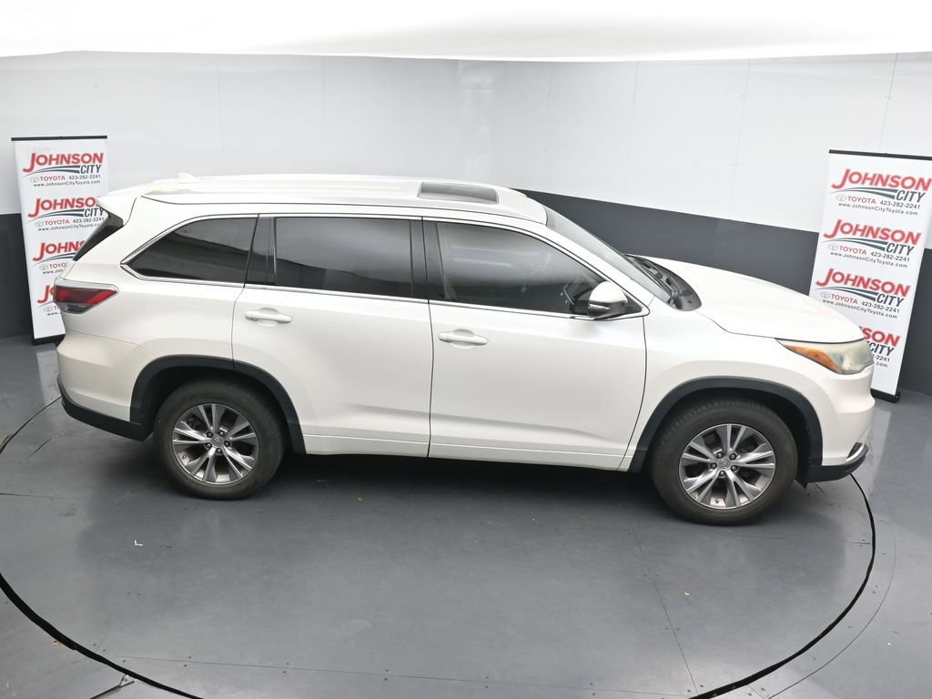 Used 2015 Toyota Highlander XLE image 17