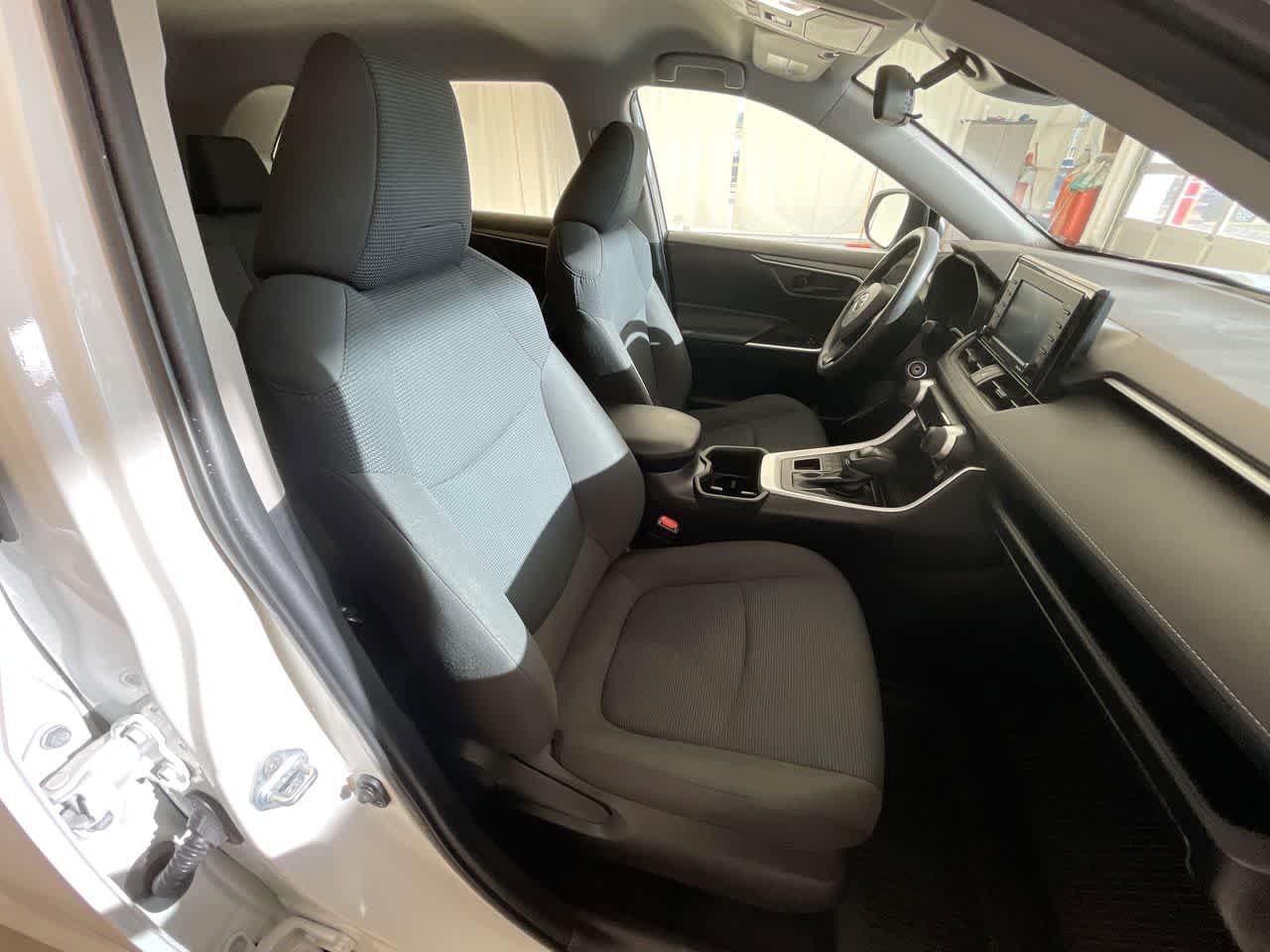 Certified 2022 Toyota RAV4 LE AWD/4WD image 24