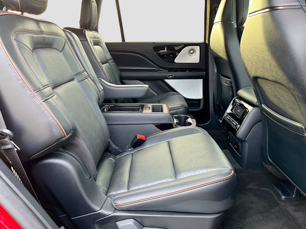 Used 2025 Lincoln Aviator Black Label AWD/4WD image 28
