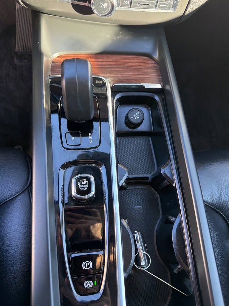 Certified 2023 Volvo XC60 B5 Plus image 10