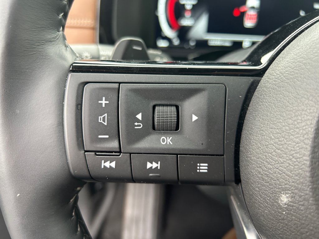 Used 2024 Nissan Pathfinder Platinum w/ Cargo Package AWD/4WD image 28