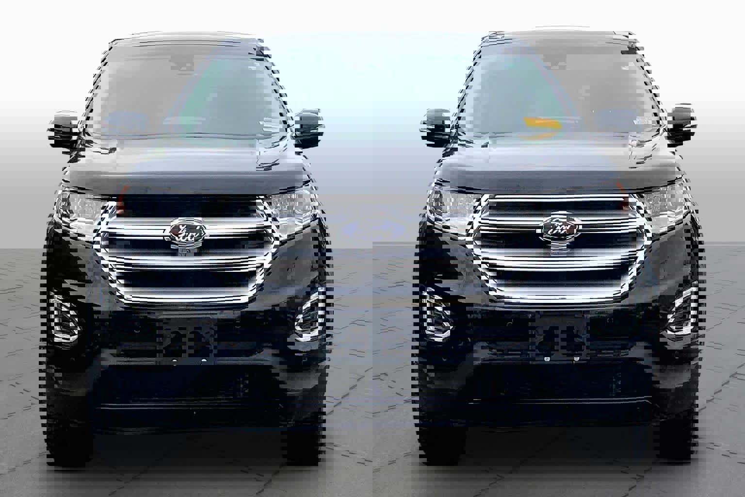 Used 2017 Ford Edge Titanium w/ Equipment Group 302A image 4