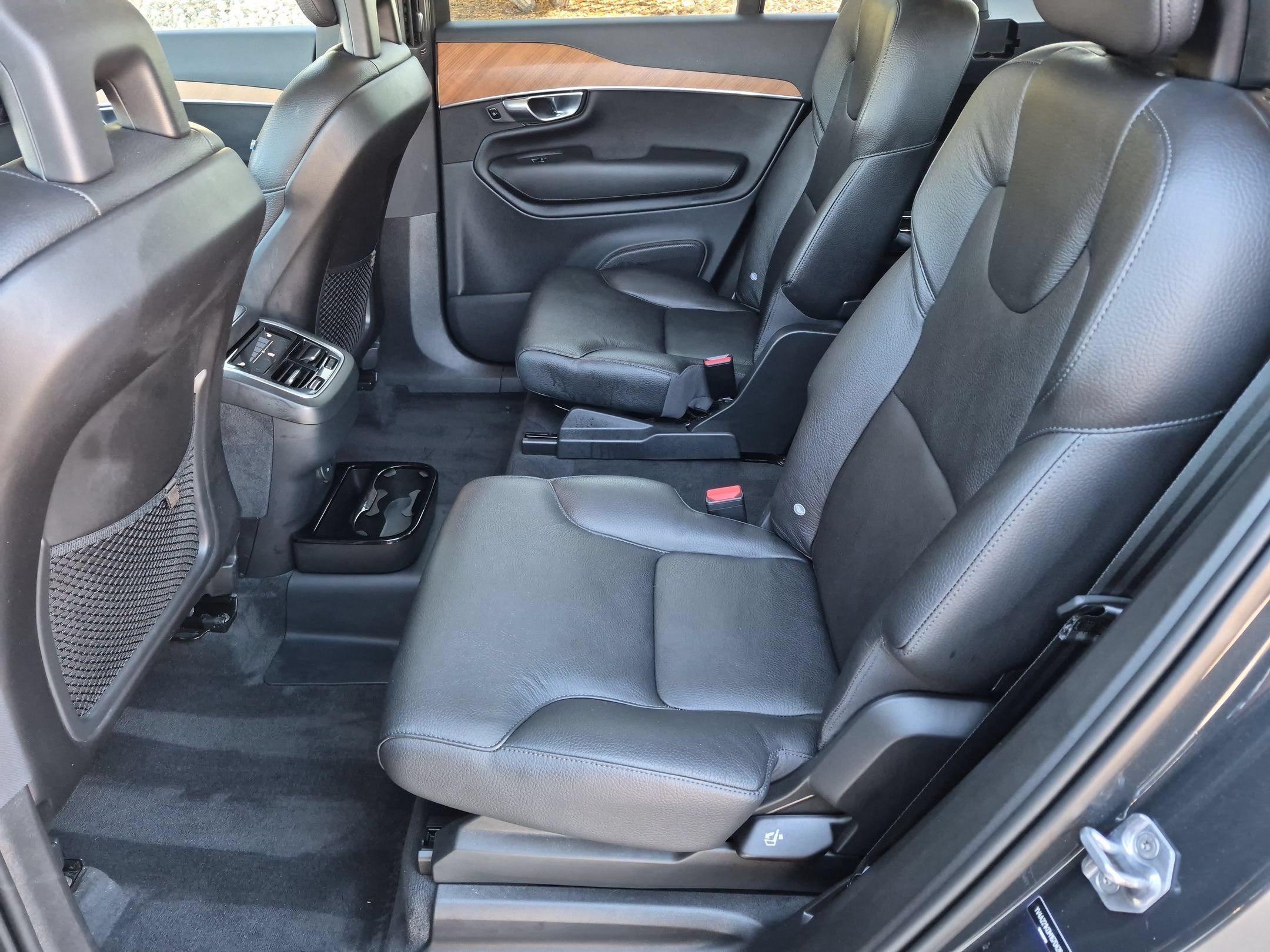 Used 2021 Volvo XC90 T6 Momentum w/ Protection Package AWD/4WD image 25