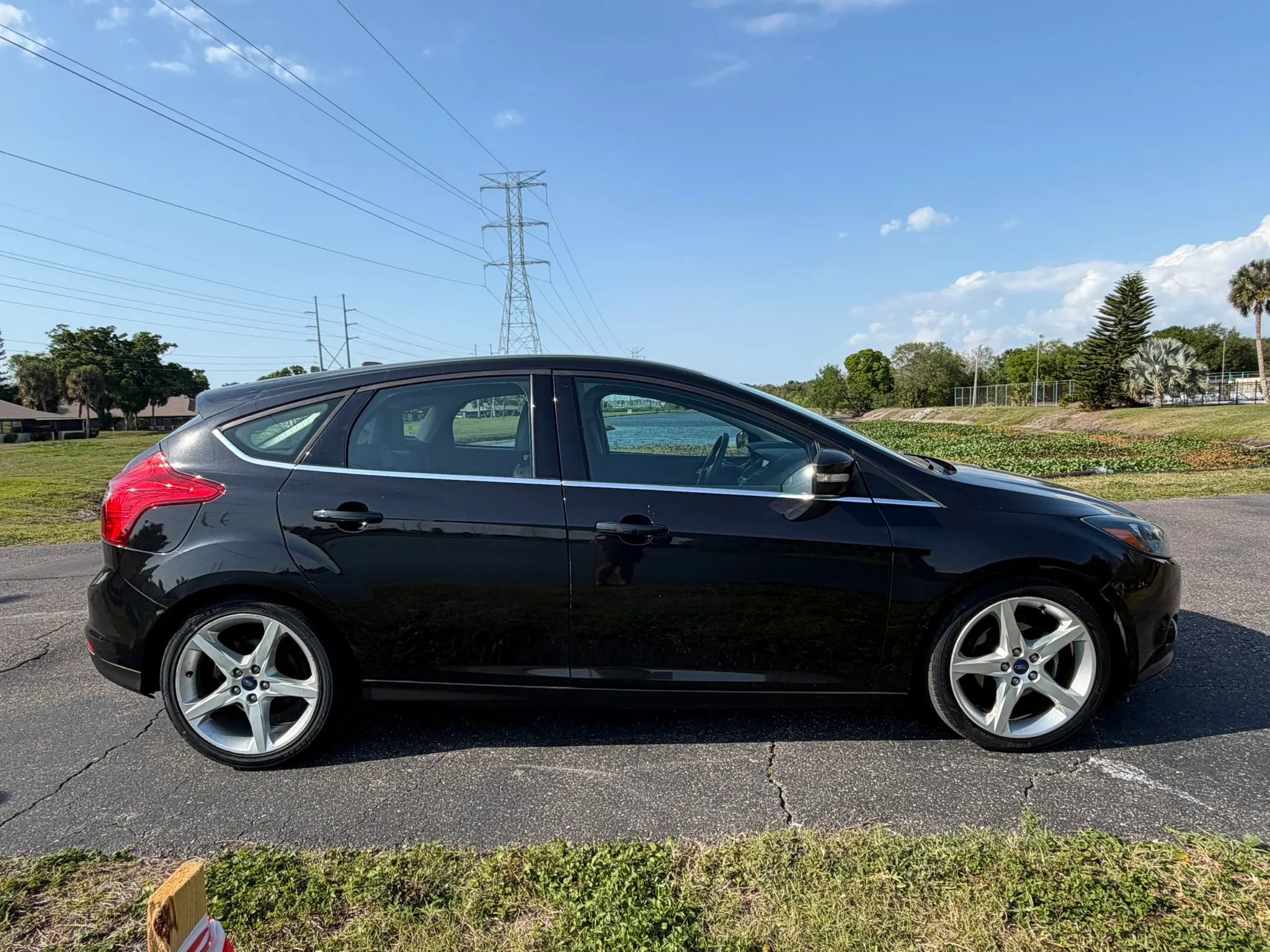 Used 2012 Ford Focus Titanium image 4