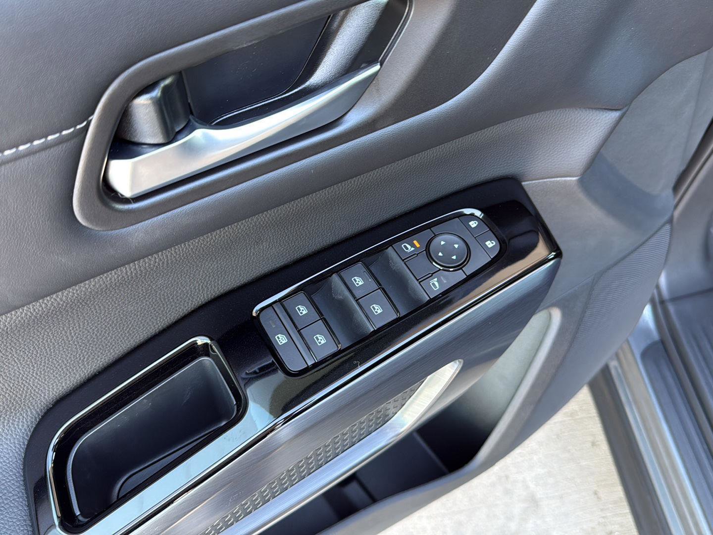 New 2026 Nissan Pathfinder SL AWD/4WD image 13