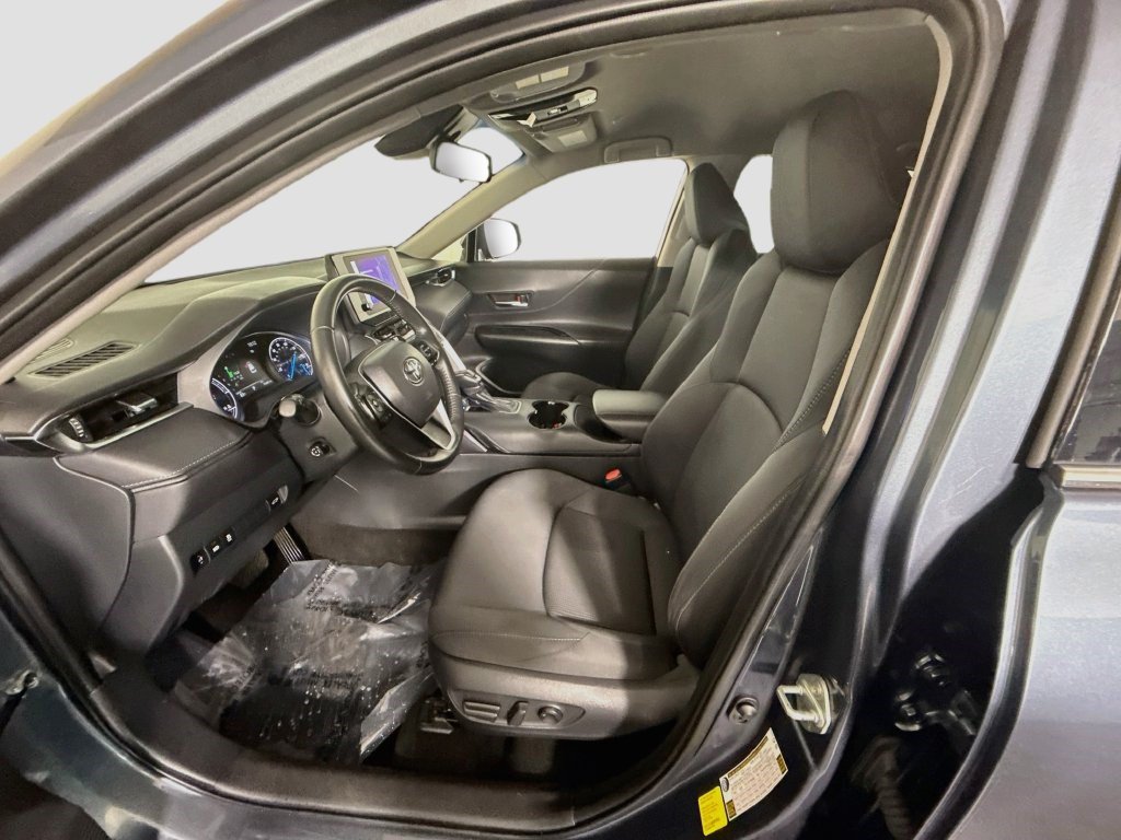 Used 2024 Toyota Venza LE AWD/4WD image 21