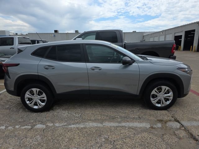 Used 2024 Chevrolet Trax LS w/ Driver Confidence Package FWD image 6