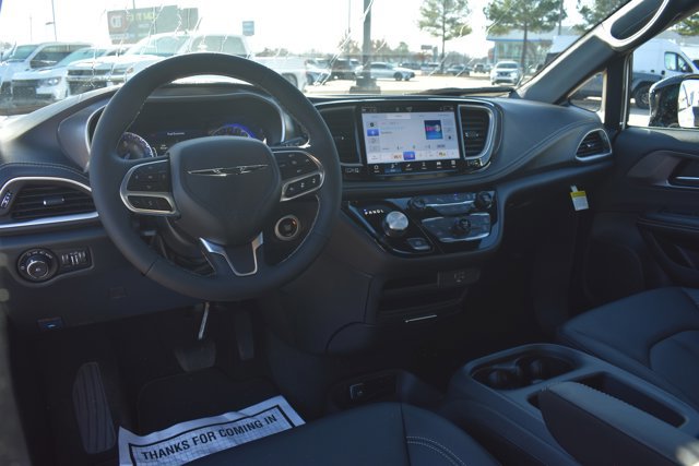 New 2026 Chrysler Pacifica Select image 20