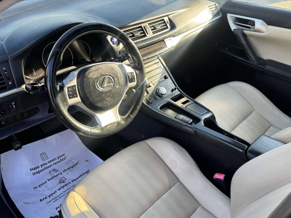 Used 2011 Lexus CT 200h image 6