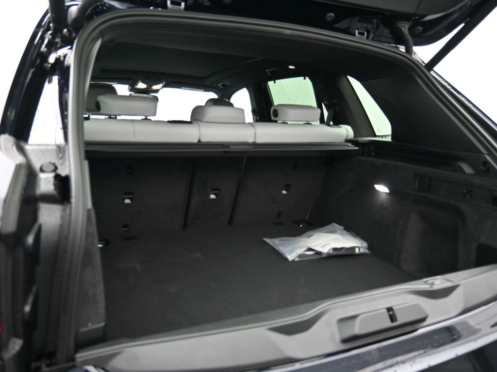 New 2026 BMW X5 M60i image 10