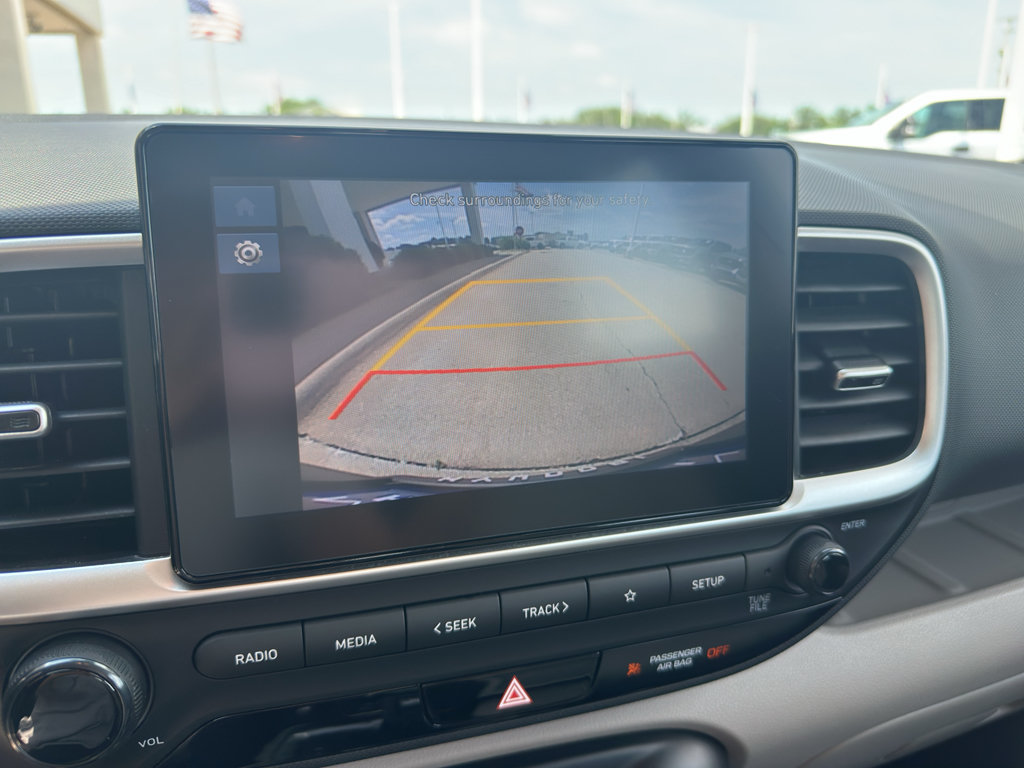 Used 2025 Hyundai Venue SEL FWD image 19