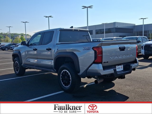 Certified 2024 Toyota Tacoma TRD Off-Road AWD/4WD image 4