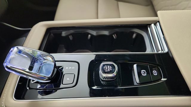 New 2026 Volvo XC90 T8 Plus w/ Protection Package AWD/4WD image 17