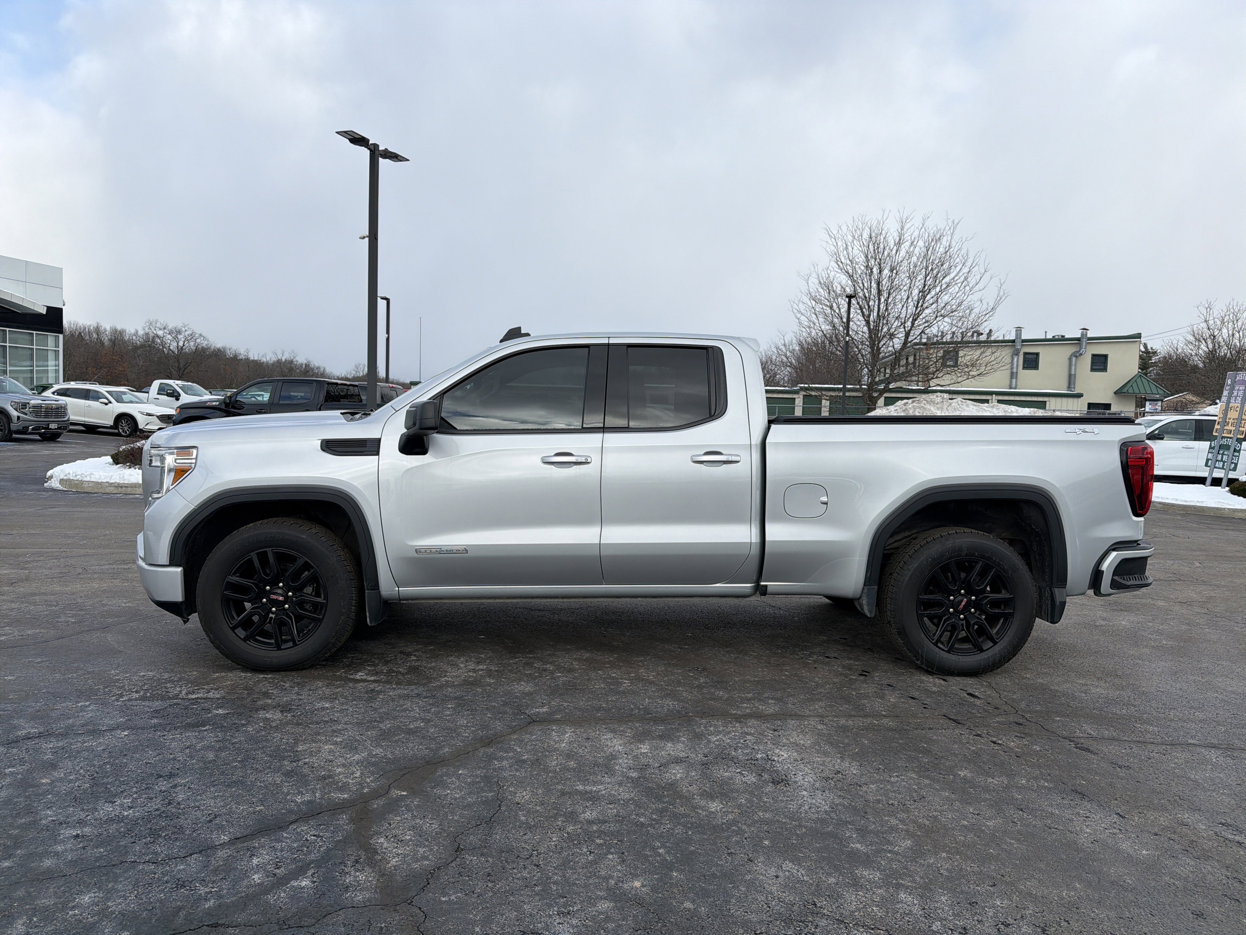 Used 2022 GMC Sierra 1500 Elevation image 9