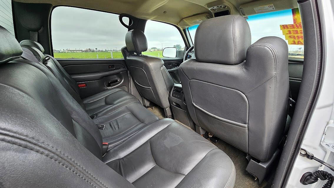 Used 2004 Chevrolet Silverado 2500 LT w/ Skid Plate Package image 18