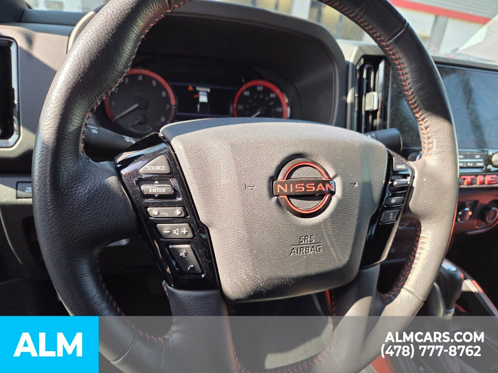 Used 2025 Nissan Frontier PRO-4X image 6