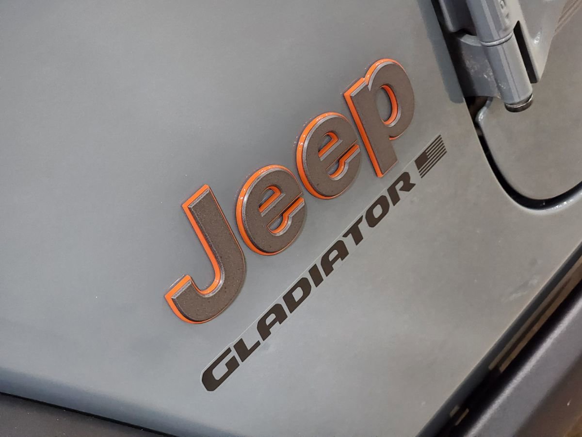 Used 2024 Jeep Gladiator Mojave w/ Technology Group AWD/4WD image 25