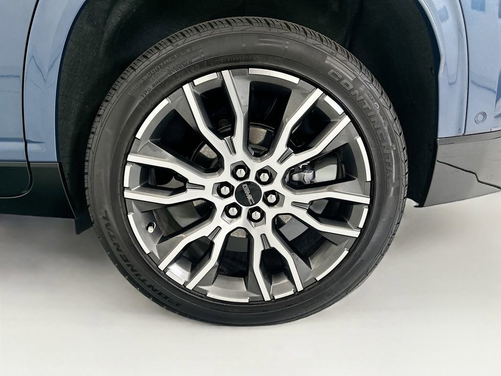 Used 2026 GMC Acadia Denali Ultimate w/ LPO, Floor Liner Package FWD image 30