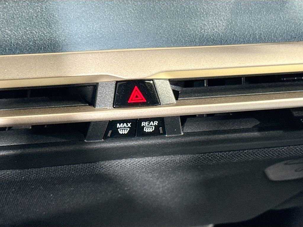 Used 2023 BMW iX xDrive50 w/ Sport Package image 18