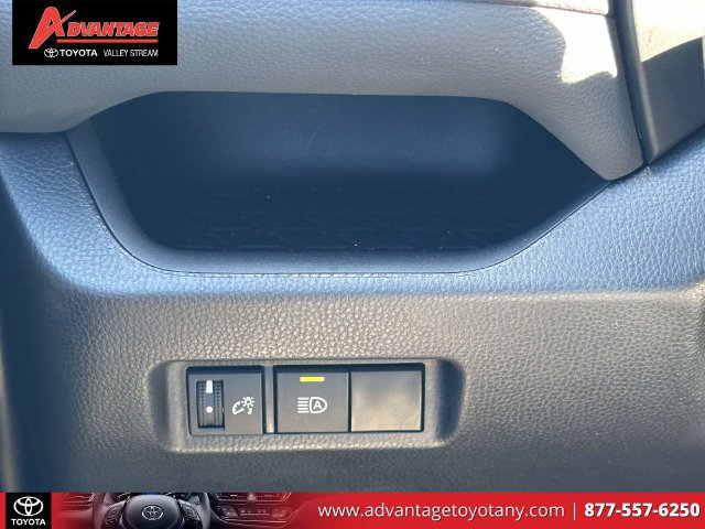 Used 2024 Toyota RAV4 LE AWD/4WD image 23
