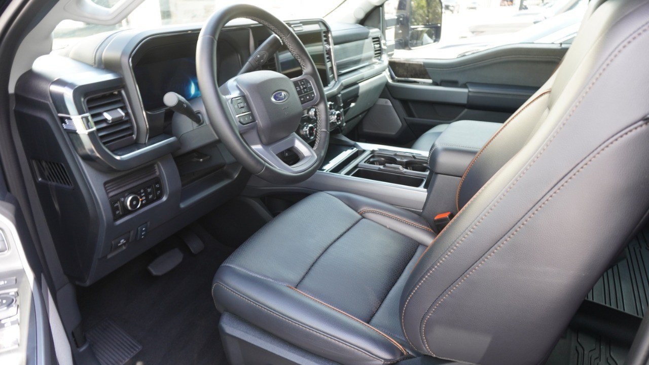 Used 2025 Ford F250 Lariat w/ Black Appearance Package AWD/4WD image 8