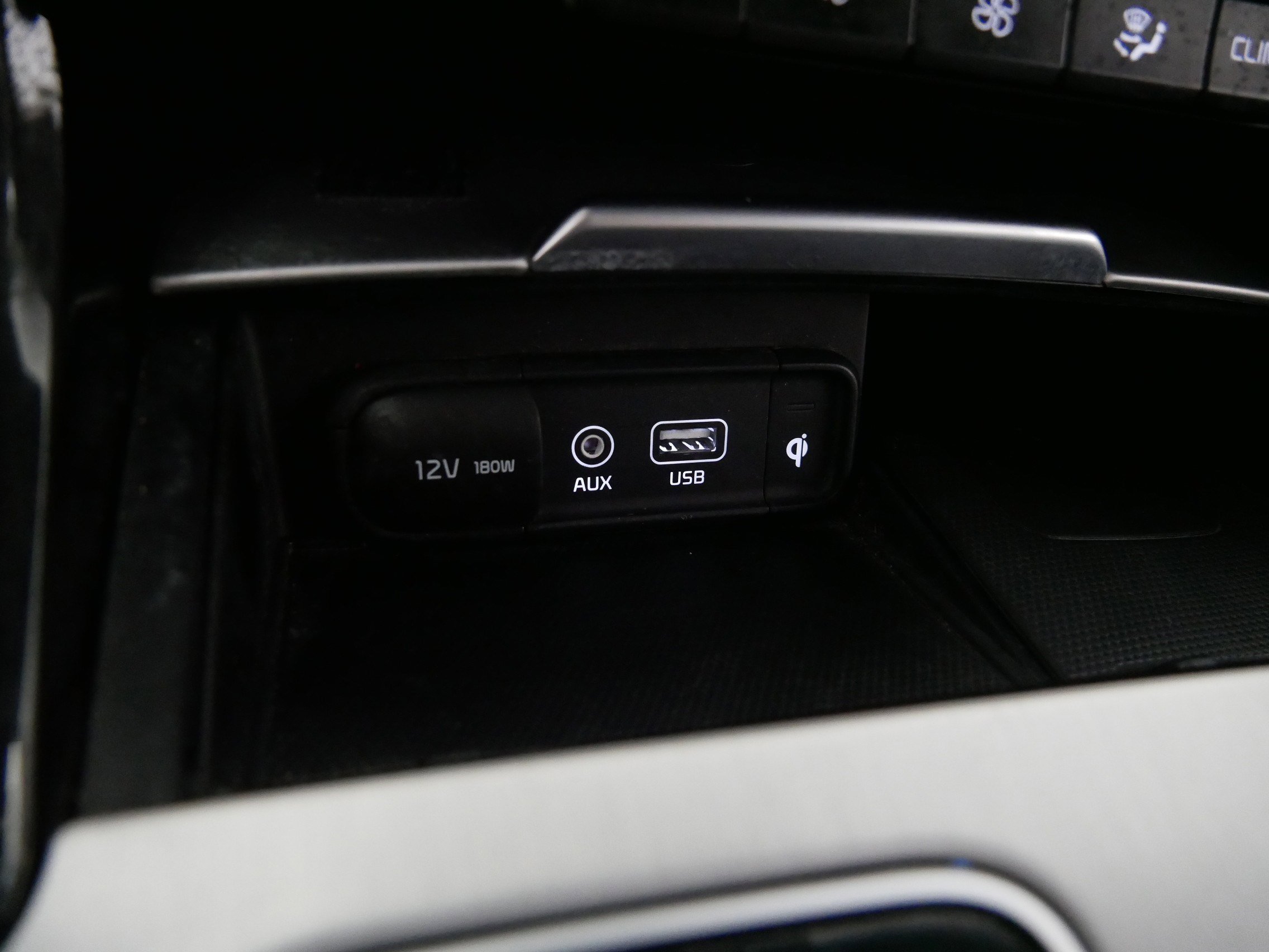 Used 2020 Kia Stinger GT2 image 32