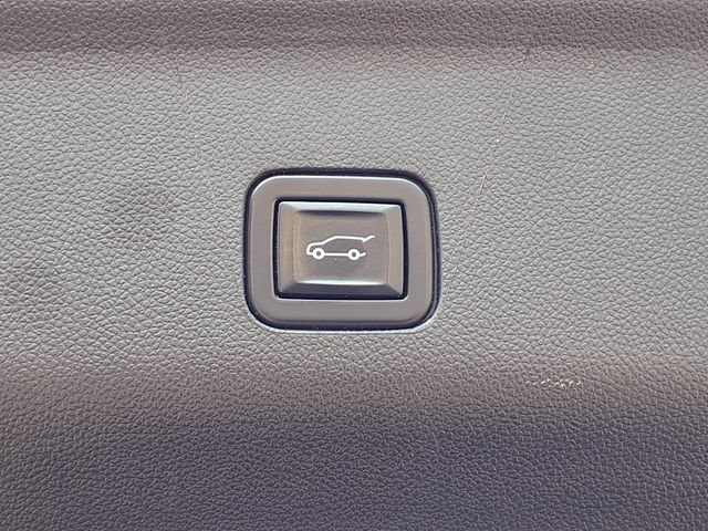 Used 2022 Chevrolet Suburban Premier AWD/4WD image 25