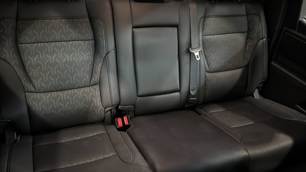 Used 2025 Toyota Tundra Limited AWD/4WD image 11