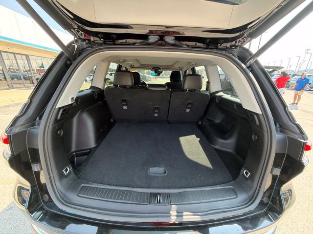 Used 2023 Jeep Grand Cherokee Limited AWD/4WD image 36