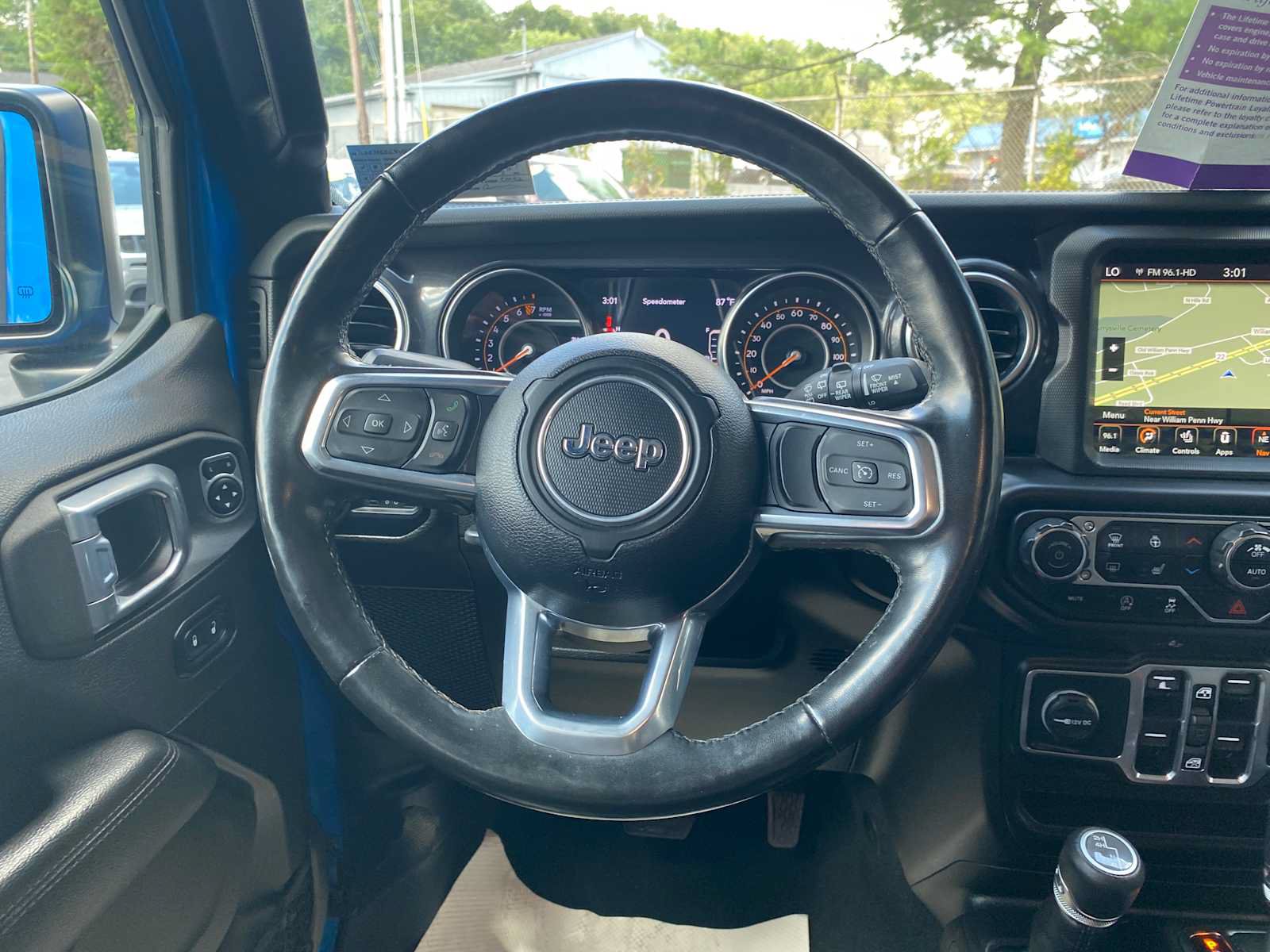 Used 2022 Jeep Wrangler Unlimited Sahara AWD/4WD image 16