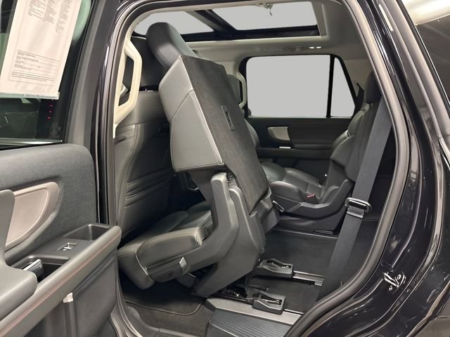 Used 2025 Ford Expedition Active image 40