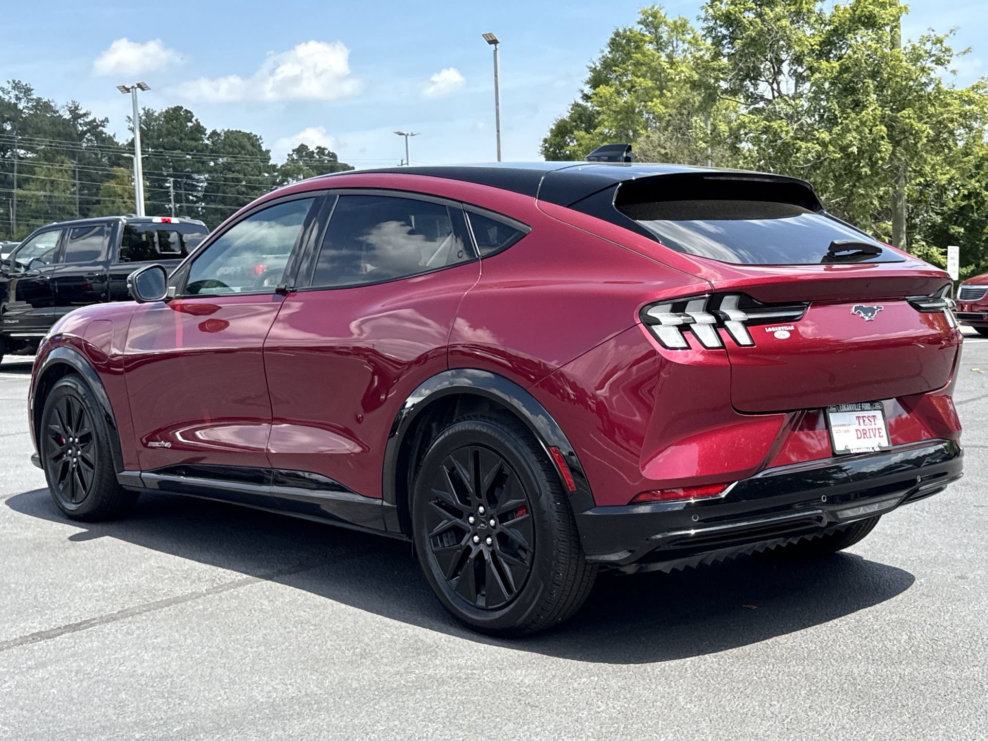 Used 2025 Ford Mustang Mach-E Premium w/ Sport Appearance Package AWD/4WD image 24