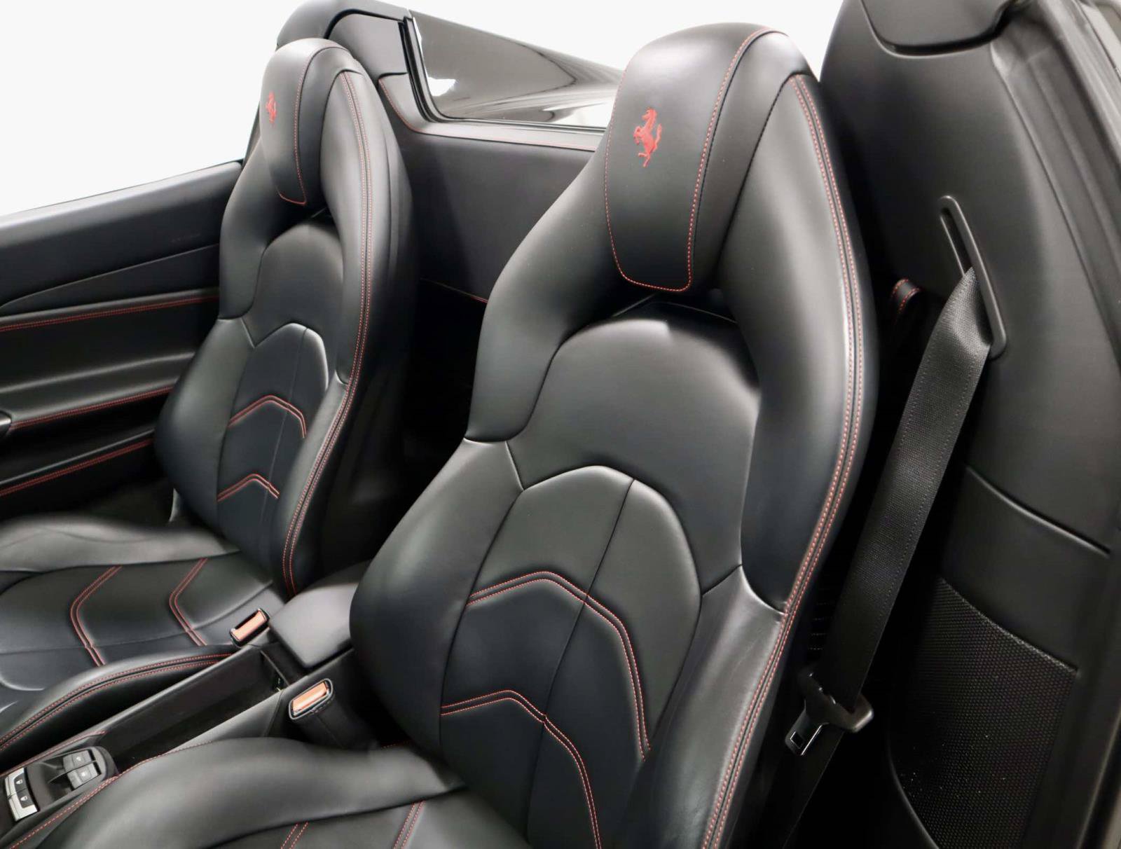 Used 2019 Ferrari 488 Spider RWD image 24