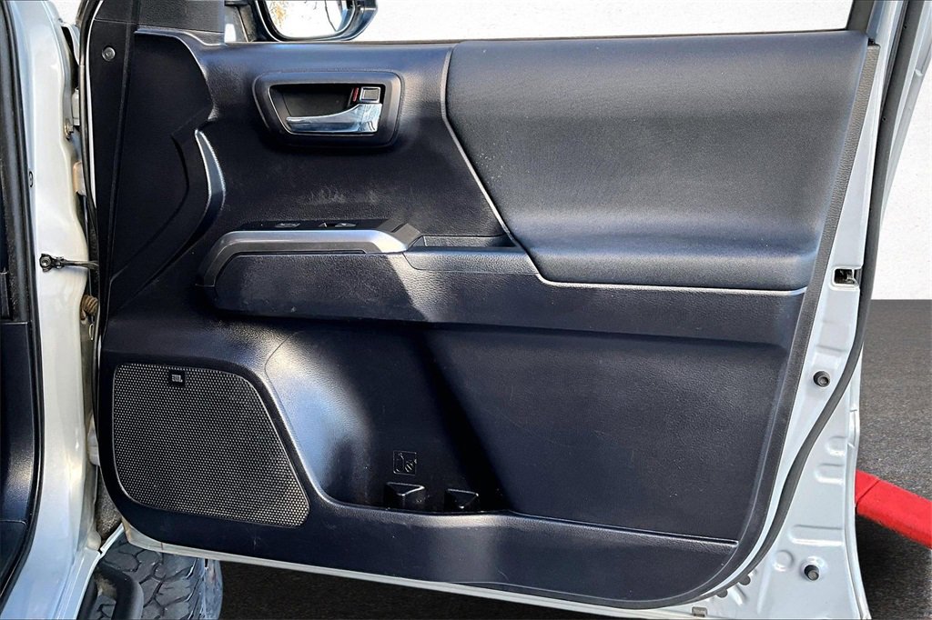 Used 2020 Toyota Tacoma TRD Off-Road image 24