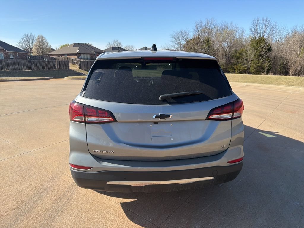 Used 2024 Chevrolet Equinox LT w/ LPO, Floor Liner Package FWD image 5