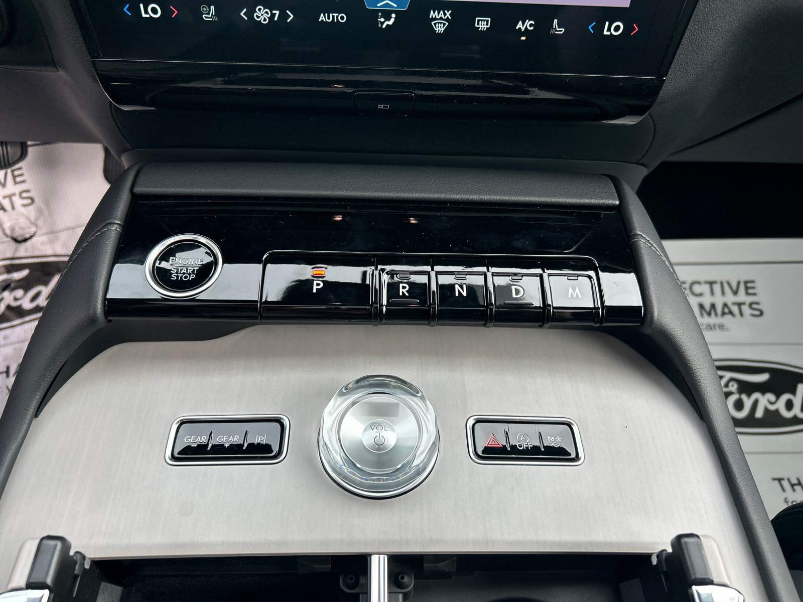 New 2027 Lincoln Navigator Reserve w/ Jet Appearance Package AWD/4WD image 23