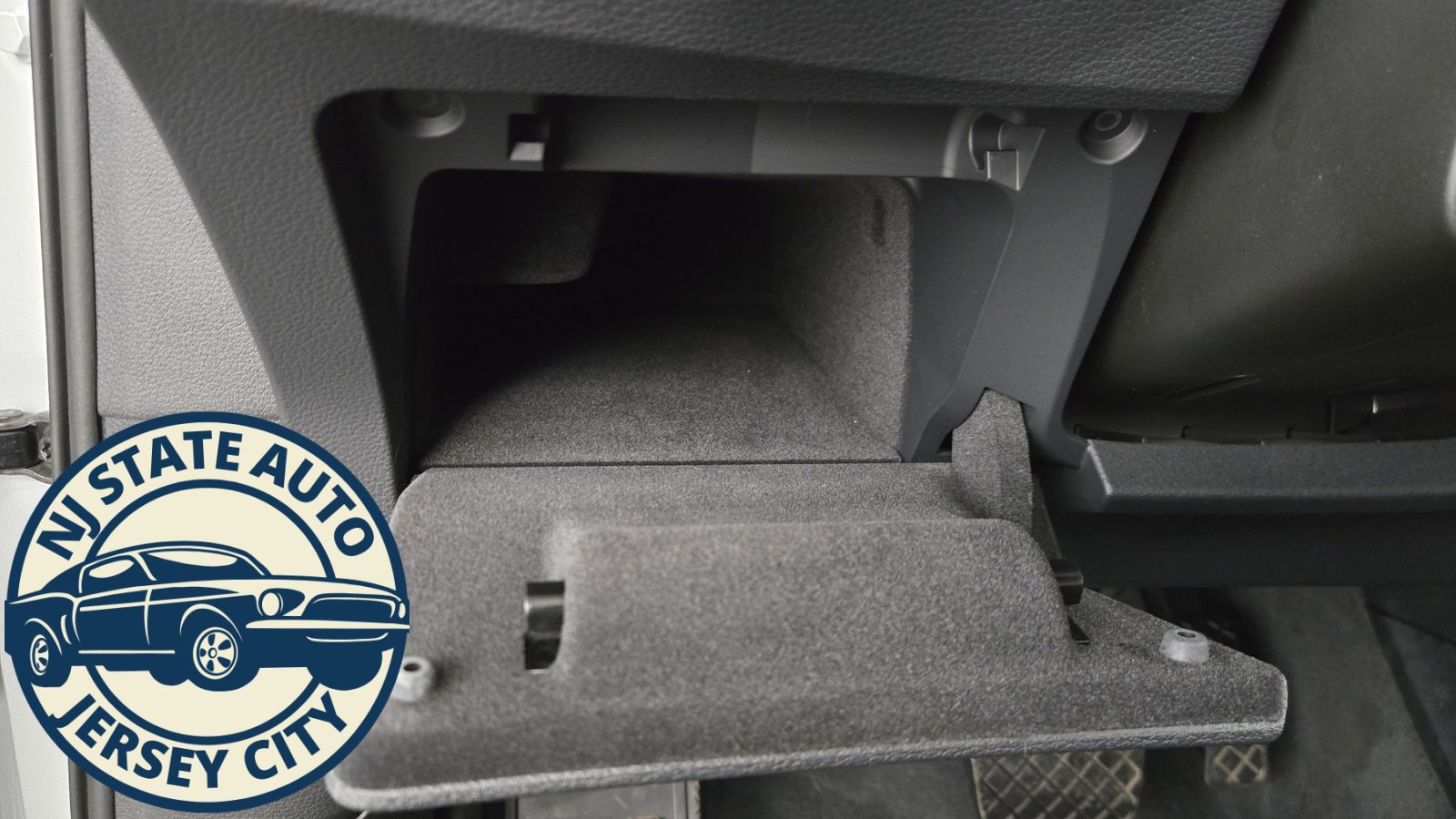 Used 2024 Audi Q8 e-tron Premium Plus image 24