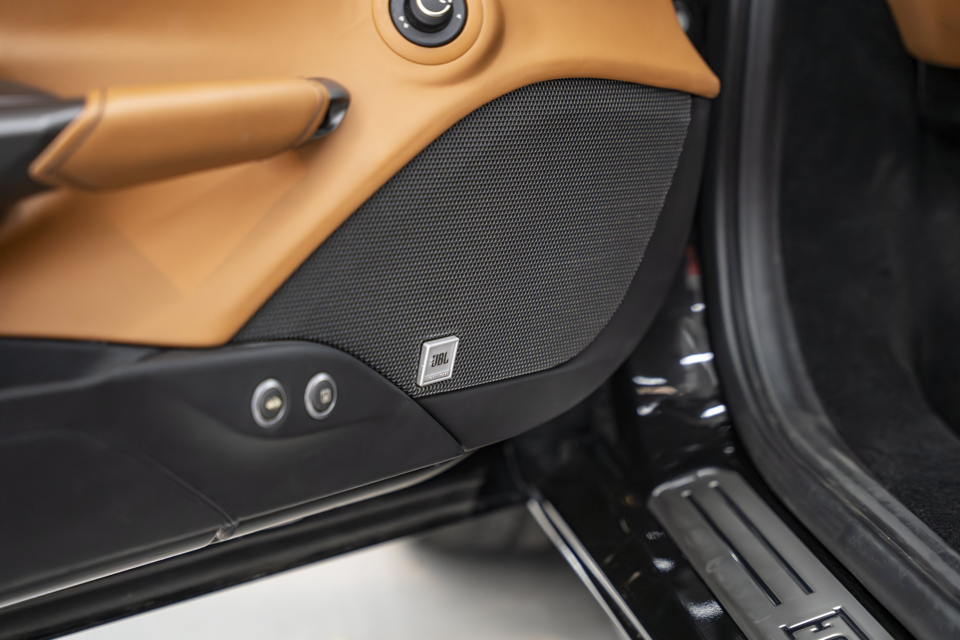 Used 2016 Ferrari 488 GTB RWD image 19