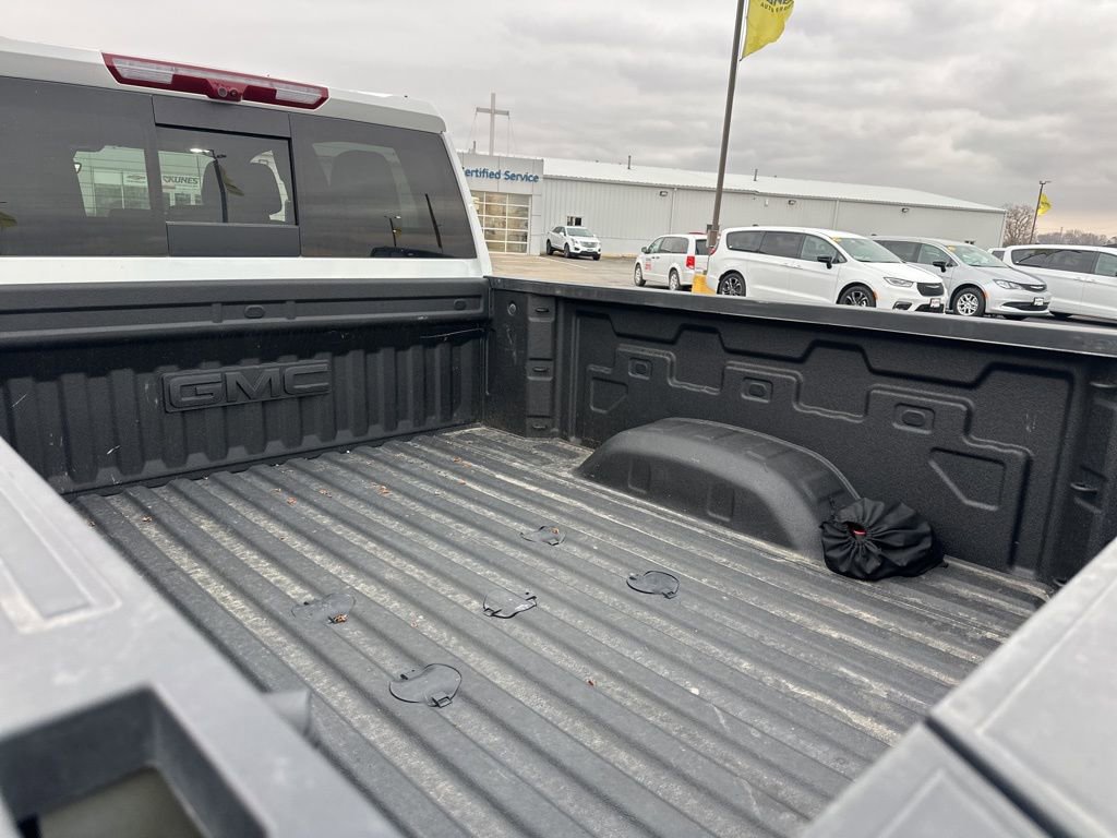 Used 2025 GMC Sierra 2500 AT4 w/ Technology Package image 13